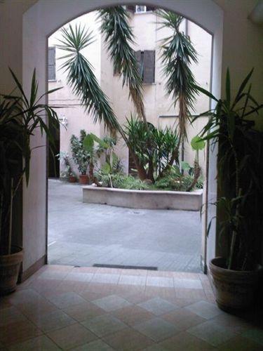 Roma Prince Inn Accommodation Экстерьер фото
